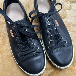 Womens Ecco black leather shoes size 6.5